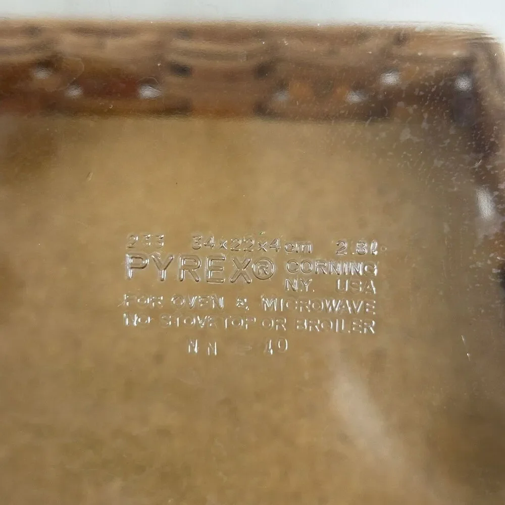 Pyrex vintage amber